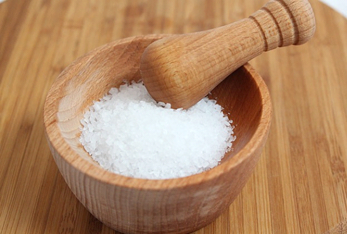 雑草対策で塩が効果的というのは本当か